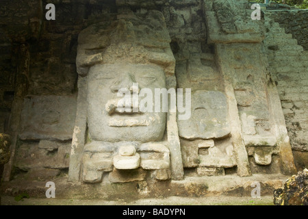 Sculptures de ruines, Lamanai, Belize Banque D'Images