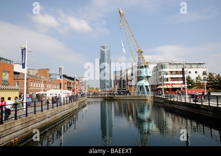 Développement de la propriété de Gunwharf Quays et du logement shopping à Portsmouth England UK Banque D'Images