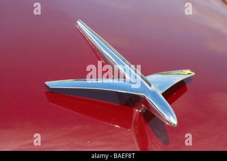 1952 FORD HOOD ORNAMENT Banque D'Images