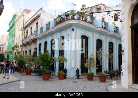 La musique cubaine dans le bar de la vieille ville de La Havane. Ce bar accueille souvent les groupes Beuno Vista. Banque D'Images