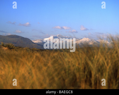 Snowdon de Harlech dunes en hiver la neige sur le Parc National de Snowdonia mountain Gwynedd North Wales UK Banque D'Images