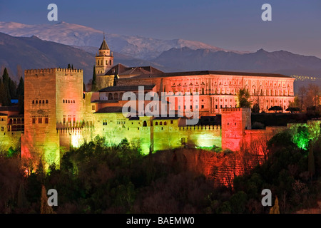 L'Alhambra (Alhambra) une citadelle mauresque et palace désigné Site du patrimoine mondial de l'UNESCO en 1984. Banque D'Images
