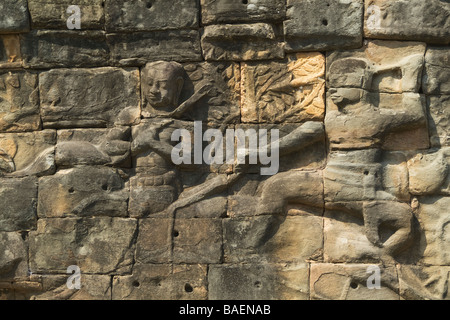 Décorées avec façade les éléphants et leurs cavaliers Terrasse des éléphants Angkor Thom Siem Reap Cambodge Banque D'Images