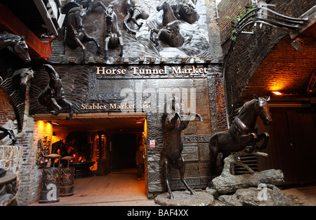 Tunnel cheval Camden Lock market, Londres, Angleterre Banque D'Images