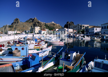 Grèce, Îles du Nord-est de la mer Égée, Limnos, Myrina, port, bateaux de pêche Banque D'Images