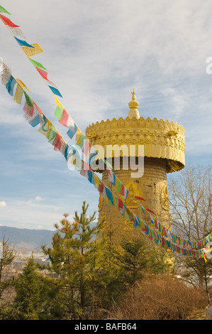 Le plus grand moulin à prière tibétain au monde shangri la chine Banque D'Images