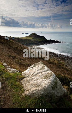 Vue vers Cape Cornwall du chemin côtier du sud-ouest Banque D'Images