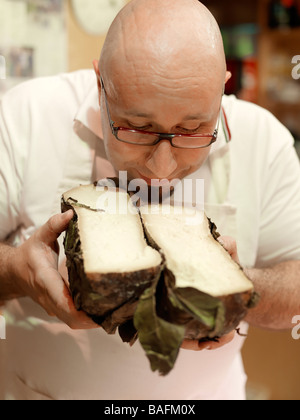 Une fromagerie à Pérouse, en Italie. Banque D'Images