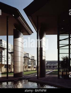 Cable and Wireless, Coventry, Royaume-Uni, Maccormac Jamieson Prichard, câble et sans fil à partir de l'eau à vue Banque D'Images