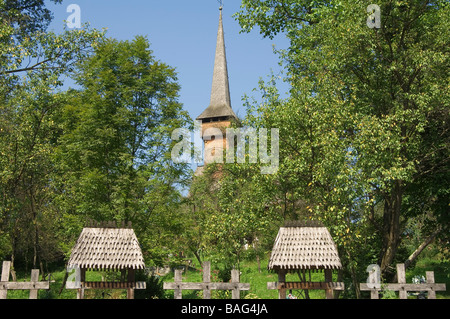 L'église en bois de la Sainte Paraskeva Desesti en 1770 Roumanie Maramures Banque D'Images