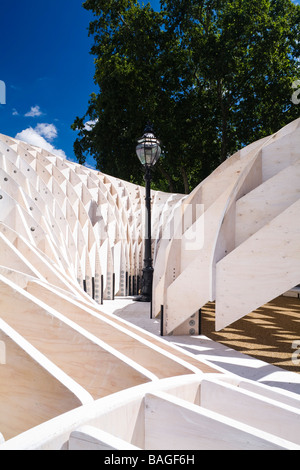 Swoosh Aa Pavillon d'été 2008, Londres, Royaume-Uni, Architectural Association, Swoosh aa pavillon d'été 2008 pavilion et Banque D'Images