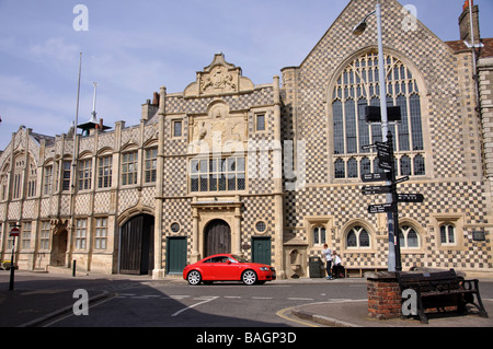 L'hôtel de ville et la Trinity Guildhall, marché le samedi Place, King's Lynn, Norfolk, Angleterre, Royaume-Uni Banque D'Images