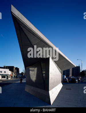 Loo, Public Meopham, Royaume-Uni, Plastik Architectes, loo Public vue extérieure globale. Banque D'Images