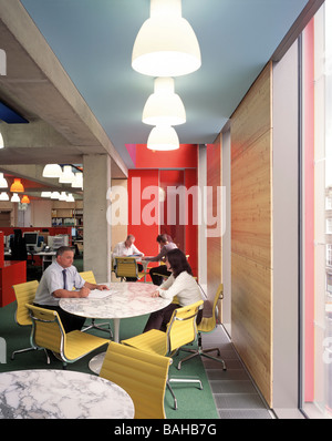 Coin Street Neighbourhood Centre, Londres, Royaume-Uni, Haworth Tompkins, architectes d'intérieur centre de quartier rue de monnaie Banque D'Images