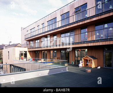 Coin Street Neighbourhood Centre, Londres, Royaume-Uni, Haworth Tompkins Architectes, Coin extérieur centre de quartier de la rue Banque D'Images