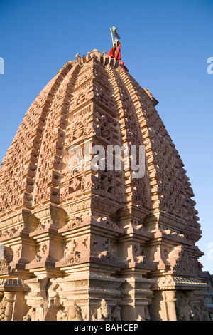 Un tour sculpté, Sachiya Mata Temple, Osian, près de Jodhpur, Rajasthan, India Banque D'Images