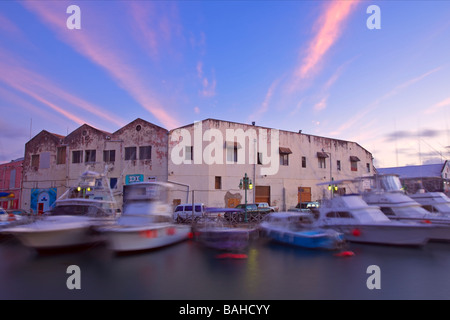 Coucher de soleil sur le port de carénage à Bridgetown, Barbade, "West Indies" Banque D'Images