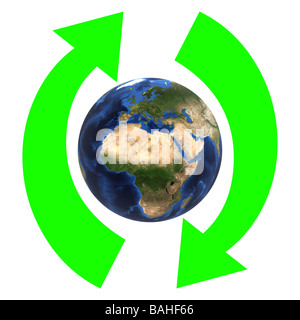 Image de la terre rendue (carte fournie par la NASA) fermé par cycle vert/recyclage symbole sur un fond blanc (découpe) Banque D'Images