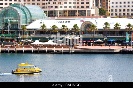 Water Taxi à Darling Harbour Sydney Banque D'Images