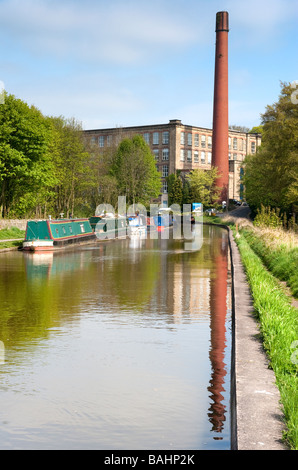 'Clarence Mill' sur le canal', 'Macclesfield Bollington, Cheshire, Angleterre, 'Grande-bretagne' Banque D'Images