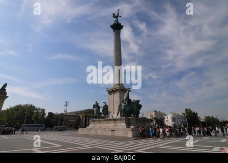 Monument millénaire place des héros de budapest capitale de la Hongrie, au bord du Danube Banque D'Images