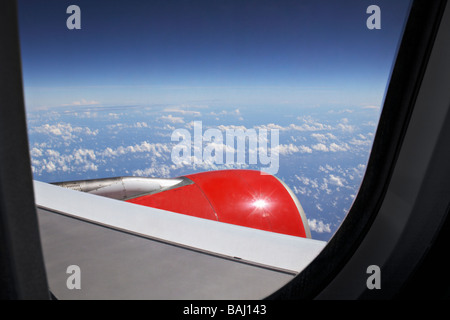 Flug über den Wolken mit Blick aus dem Fenster xxxxx Banque D'Images