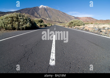 Route menant au volcan el Teide UNESCO World Heritage Canaries Espagne Teneriffa Banque D'Images