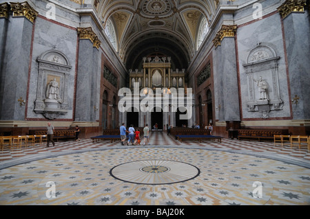 La cathédrale d'Esztergom en Hongrie du nord ville par le Danube Banque D'Images