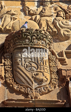 Plus de détails au-dessus de la porte de l'église de la Santisima Trinidad (église),Ville d'Ubeda - Site du patrimoine mondial de l'UNESCO,Jaen Province. Banque D'Images