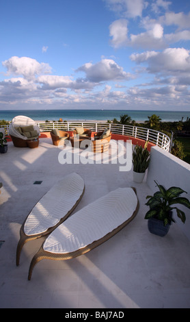 South beach penthouse balcon avec mobilier moderne Banque D'Images