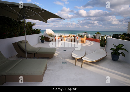 South beach penthouse balcon avec mobilier moderne Banque D'Images