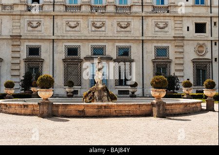 Fontaine du jardin de la Villa Borghese Rome Banque D'Images