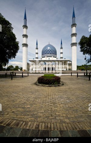 La Mosquée Sultan Salahuddin Abdul Aziz, aussi connu comme la Mosquée Bleue, Shah Alam, en Malaisie Banque D'Images