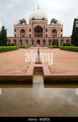 Tombeau de l'Empereur Humayun (Humayuns tomb) vu de l'entrée ouest. Delhi, Inde. Banque D'Images