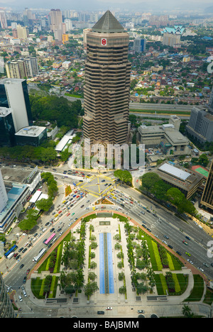 Vue depuis Les Tours Petronas de skybridge jardins PTT et de la ville de Kuala Lumpur Banque D'Images