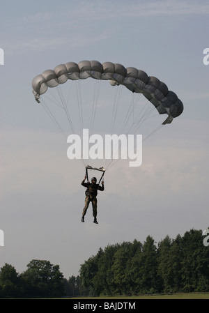 Concours de l'armée de parachutistes en chute libre Banque D'Images