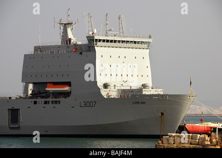 RFA Lyme Bay landing ship, commandé 2007, amarré à Portland, Dorset, UK Banque D'Images