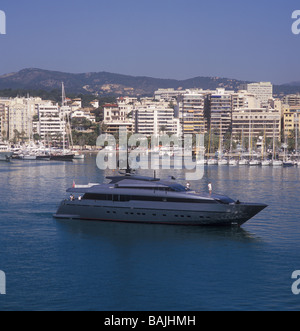 Sanlorenzo 40 Alloy ( 38,50 m ) bateau superyacht en route pour Palma International Boat Show 2009 Banque D'Images