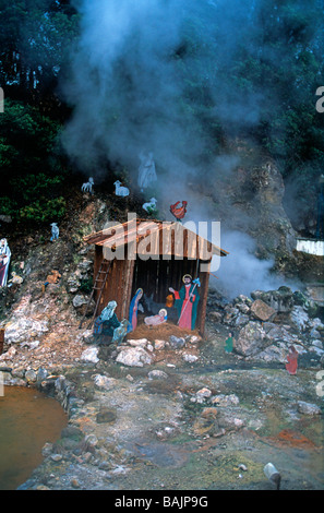 Scène de la nativité sur le fumage à chaud caldeira Furnas village de Sao Miguel Açores Océan Atlantique Banque D'Images