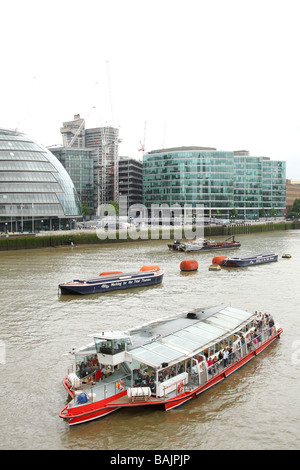 City Cruises un plaisir cruiser sur la Tamise, Londres, Angleterre, Royaume-Uni Banque D'Images