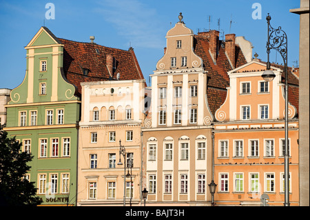 La Pologne, la Silésie région, Wroclaw, façades sur la place du marché (Rynek) Banque D'Images