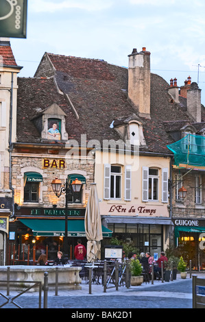 Terrasse de restaurant pl carnot Beaune Côte de beaune bourgogne france Banque D'Images