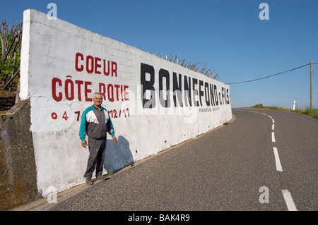 Gérard Bonnefond propriétaire Côte Rôtie domaine g bonnefond ampuis Rhône France Banque D'Images