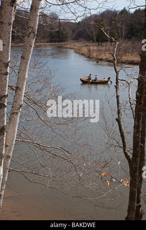 Les pêcheurs sur la rivière Manistee Banque D'Images