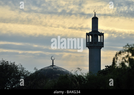 La mosquée centrale de Londres (Regents Park Mosquée) England UK au coucher du soleil Banque D'Images