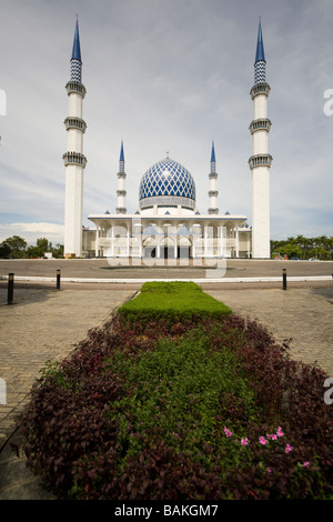 La Mosquée Sultan Salahuddin Abdul Aziz, aussi connu comme la Mosquée Bleue, Shah Alam, en Malaisie Banque D'Images