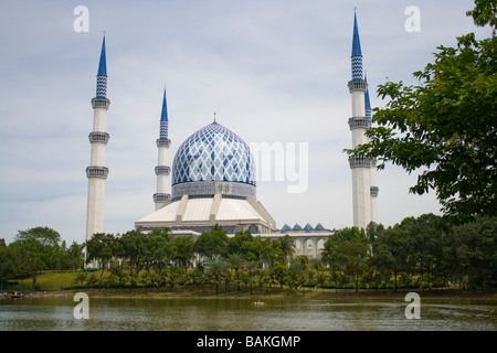 La Mosquée Sultan Salahuddin Abdul Aziz, aussi connu comme la Mosquée Bleue, Shah Alam, en Malaisie Banque D'Images