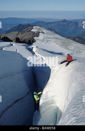 Mur d'escalade sur glacier crevasse à Coleman Banque D'Images