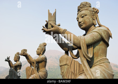 Près de Tian Tan Buddha statues Banque D'Images