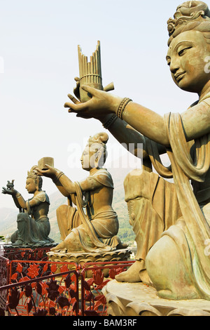 Près de Tian Tan Buddha statues Banque D'Images